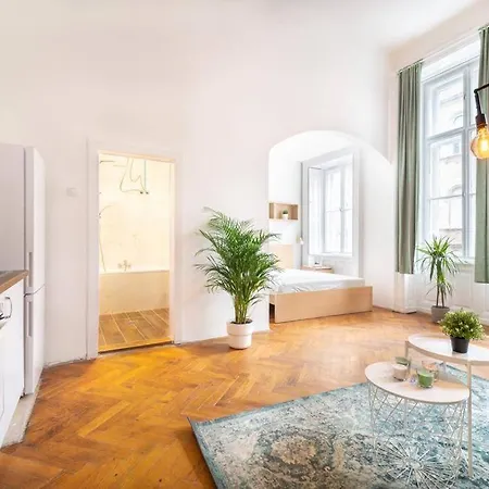 Modern Gem For 4 People Apartment